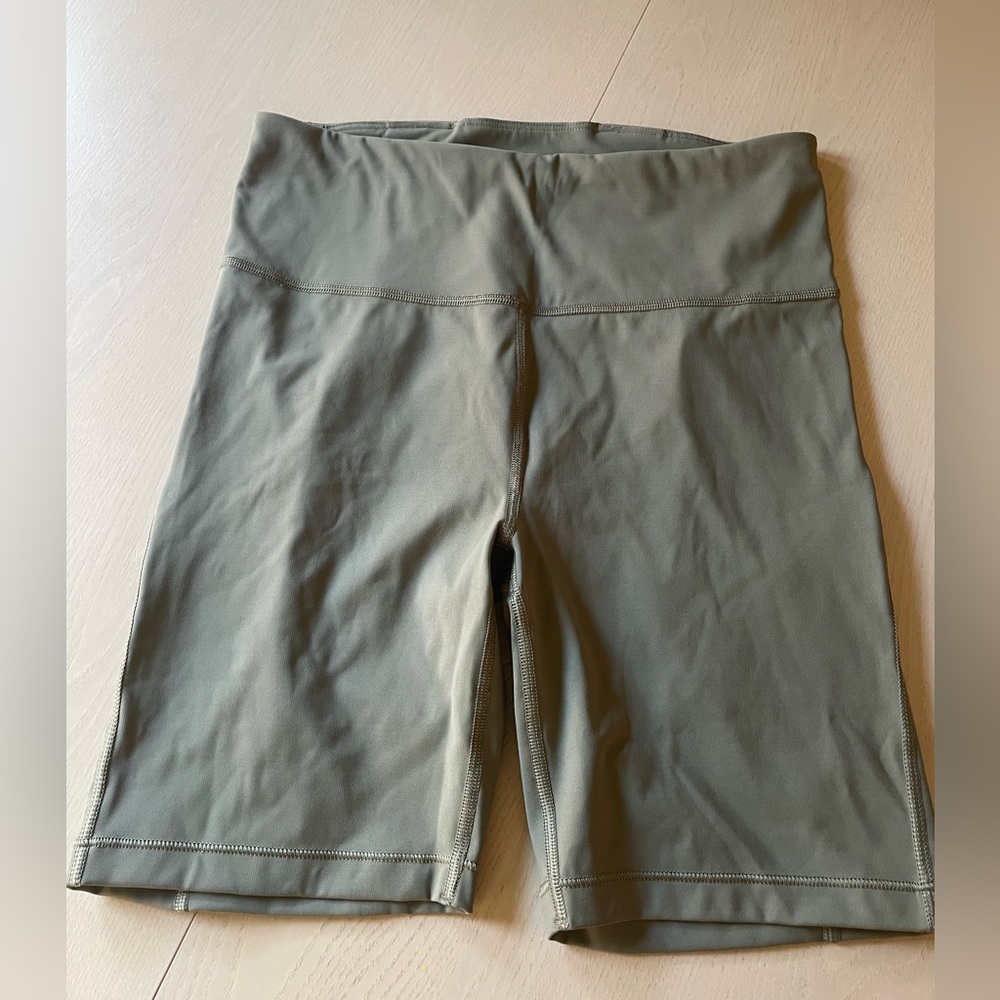 Athleta Ultimate Stash Pocket 7” Shorts